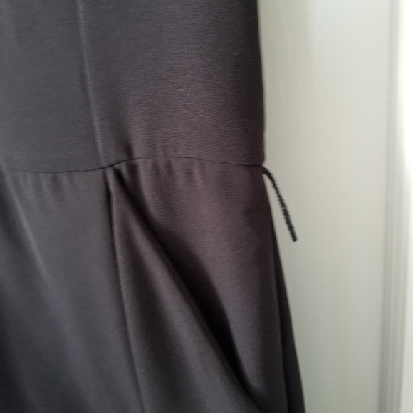 Alexia Admor Black Fitted V-neck Dress - Picture 8 of 12